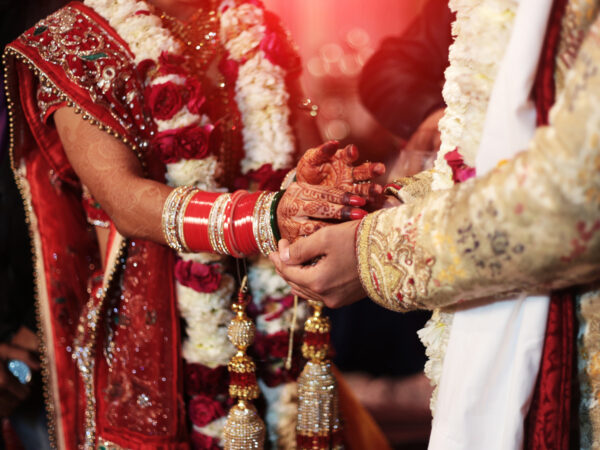 Why you should avoid a big wedding?