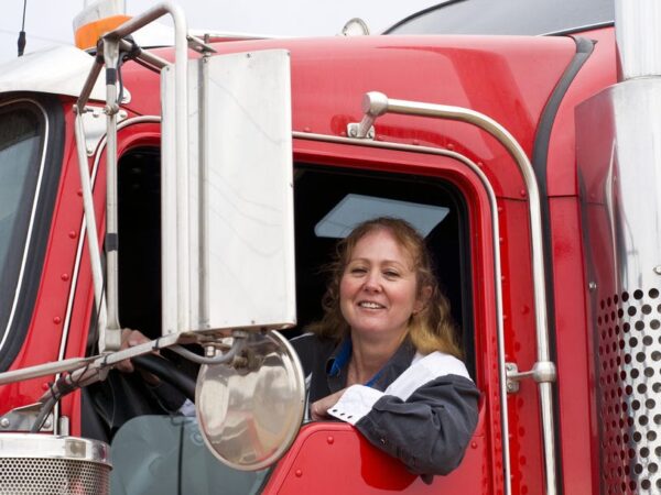 Top 5 Reasons Why Women Are Becoming Truck Drivers